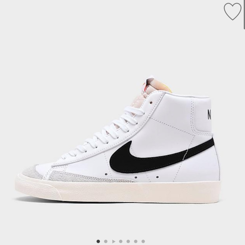 Nike Women’s Blazer Mid ‘77 Vintage Sneakers